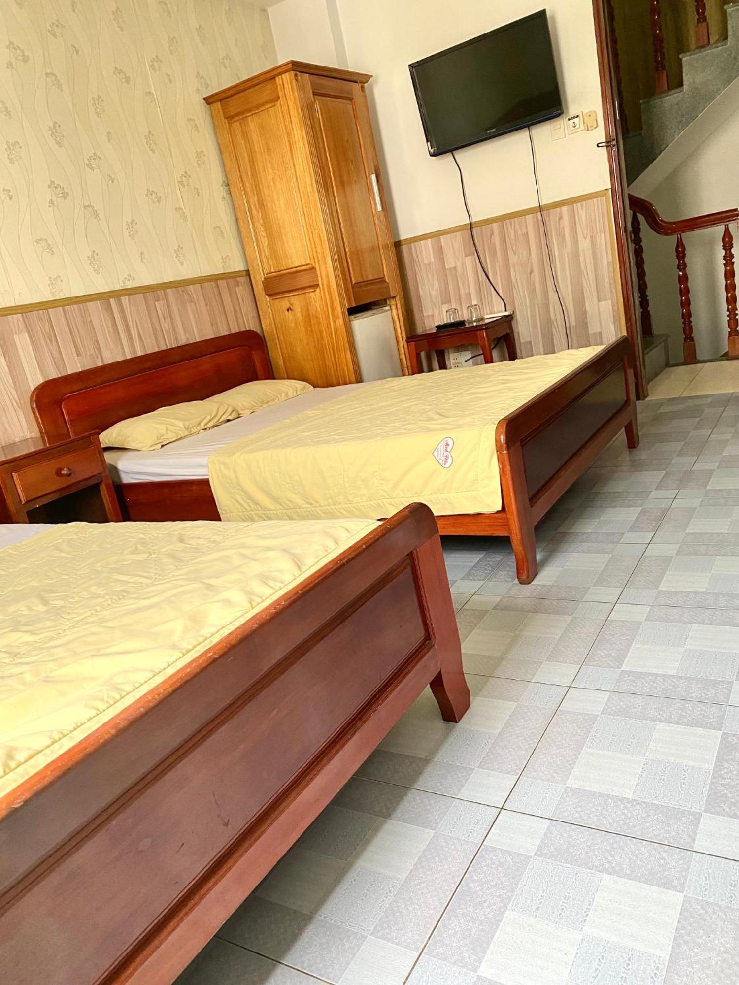 Tue Tinh Hotel На Транг Екстериор снимка