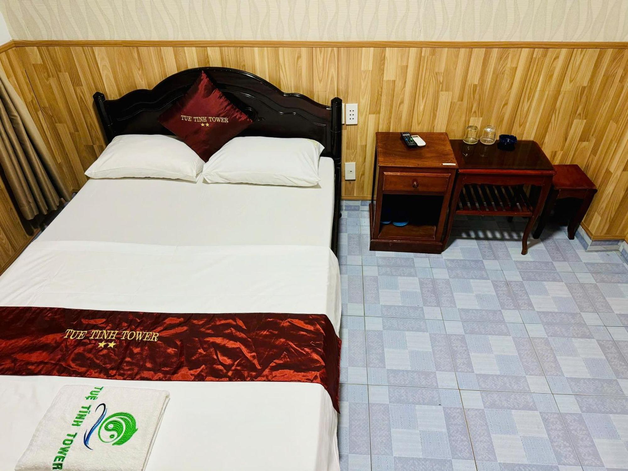 Tue Tinh Hotel На Транг Екстериор снимка