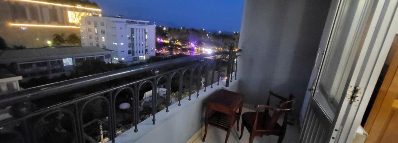 Tue Tinh Hotel На Транг Екстериор снимка