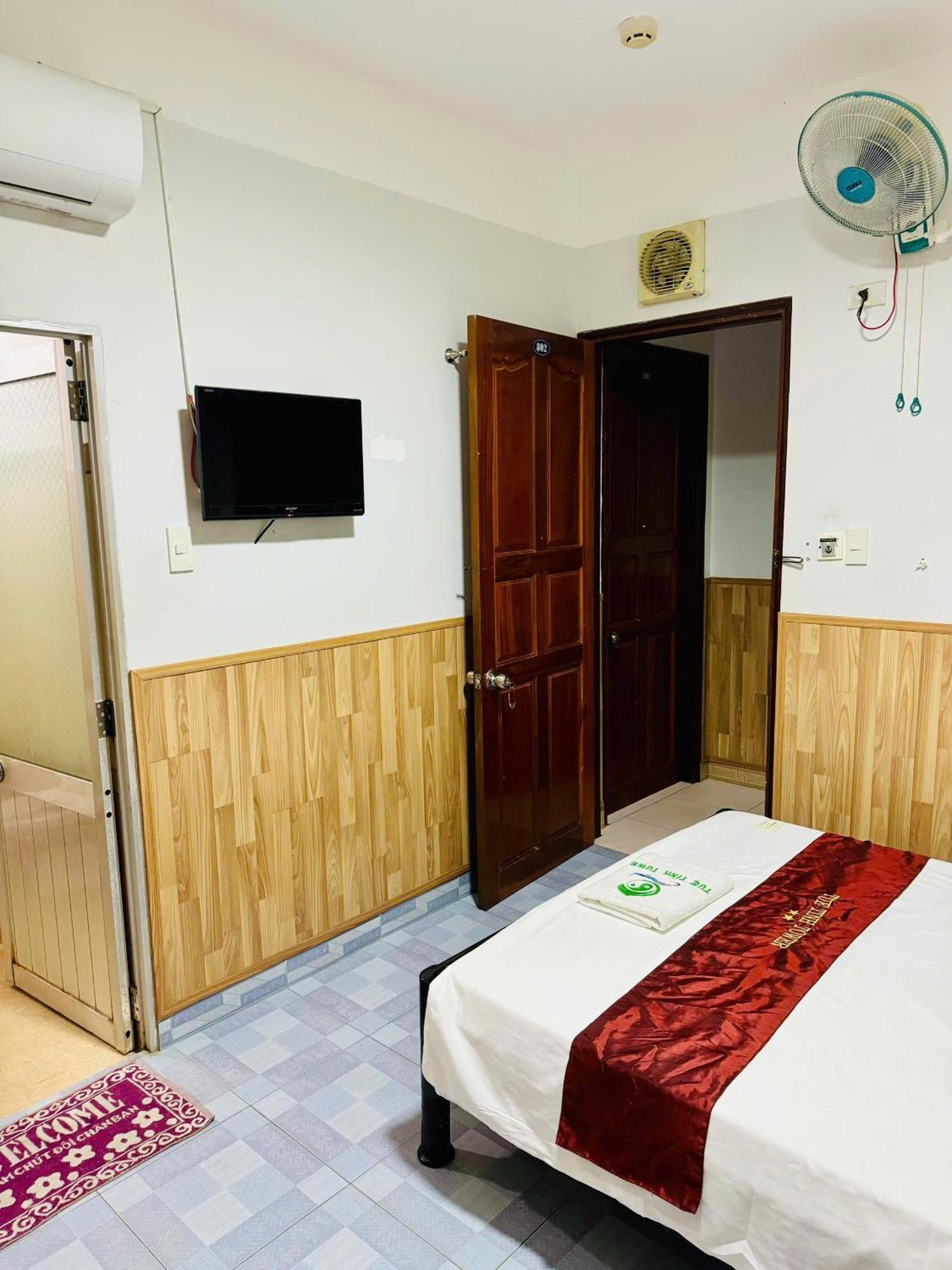 Tue Tinh Hotel На Транг Екстериор снимка