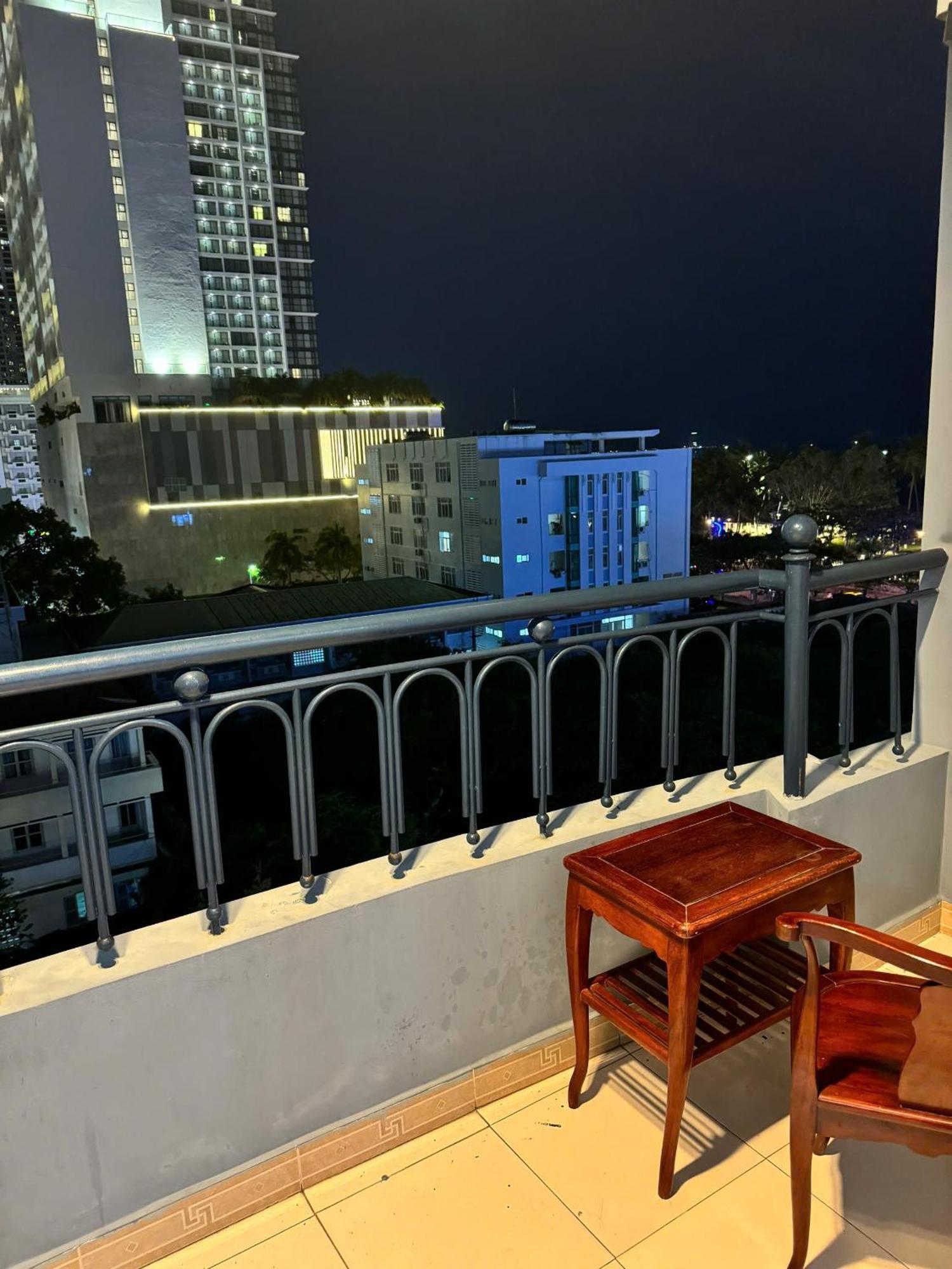 Tue Tinh Hotel На Транг Екстериор снимка