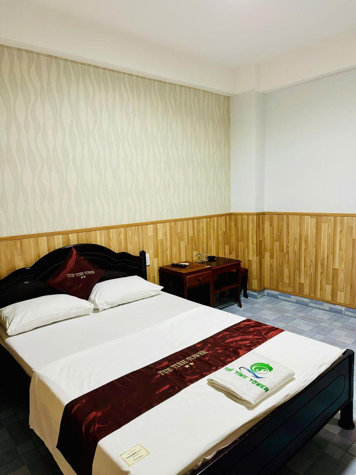 Tue Tinh Hotel На Транг Екстериор снимка