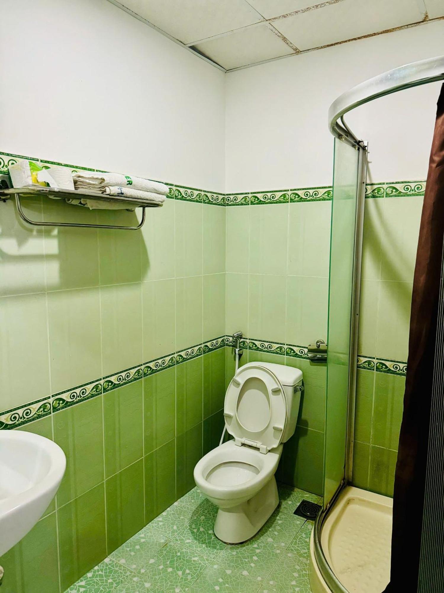 Tue Tinh Hotel На Транг Екстериор снимка